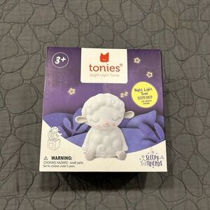 NIB Sleepy Friends Night Light Tonie - White